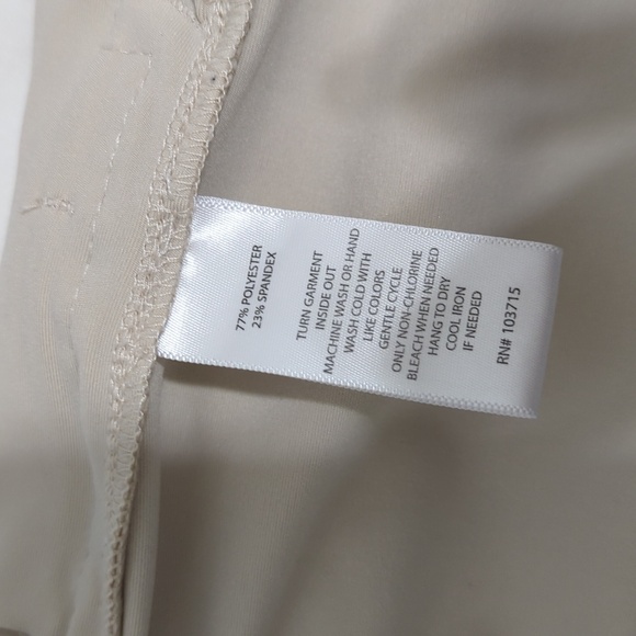 Cynthia Rowley Cream Shorts Size Medium - Picture 10 of 14